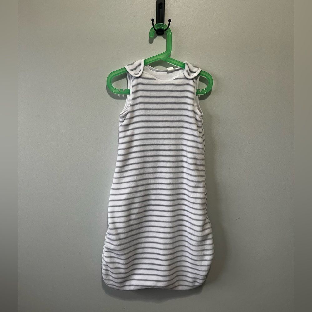 Nordstrom Baby White & Grey Striped Fleece Sleep Sack 0-12 months NWOT
